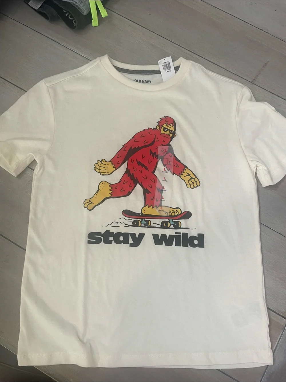 Old Navy Cream Short-Sleeve Tee with Red Skateboarding Graphic